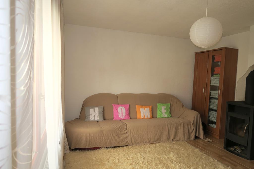 Budget Homestay Кобарид Экстерьер фото
