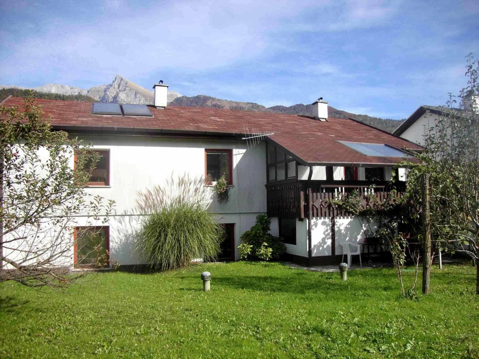 Budget Homestay Кобарид Экстерьер фото
