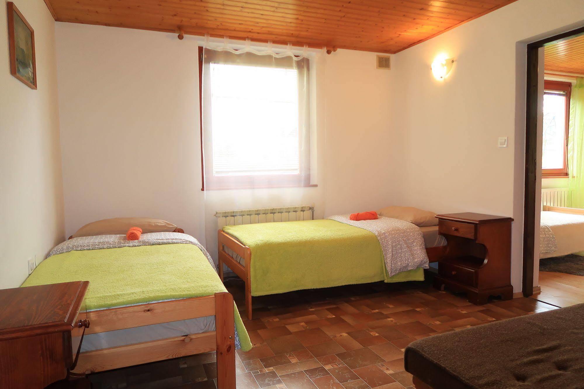 Budget Homestay Кобарид Экстерьер фото