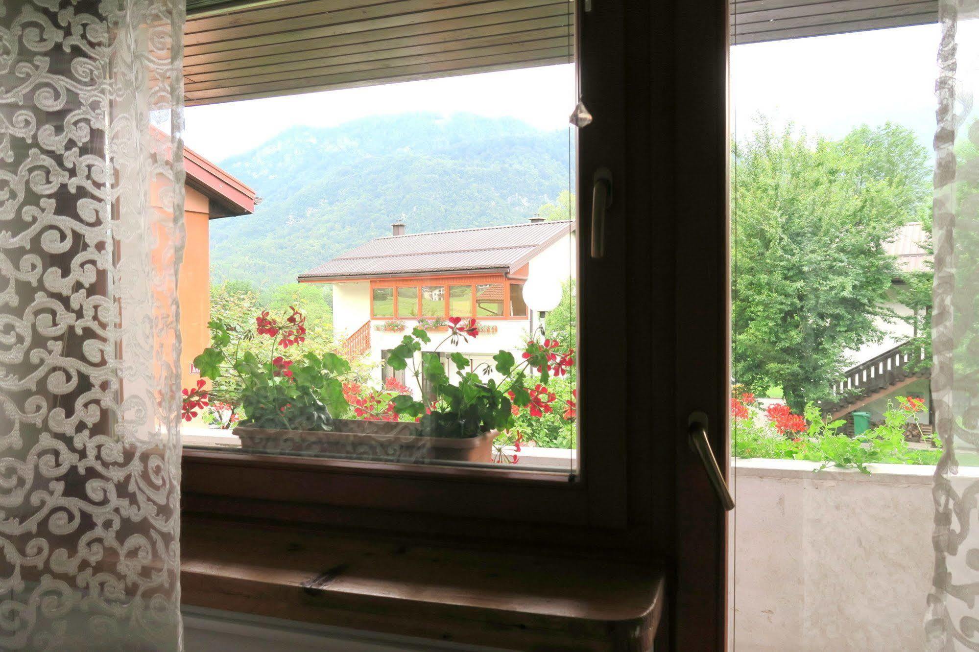 Budget Homestay Кобарид Экстерьер фото